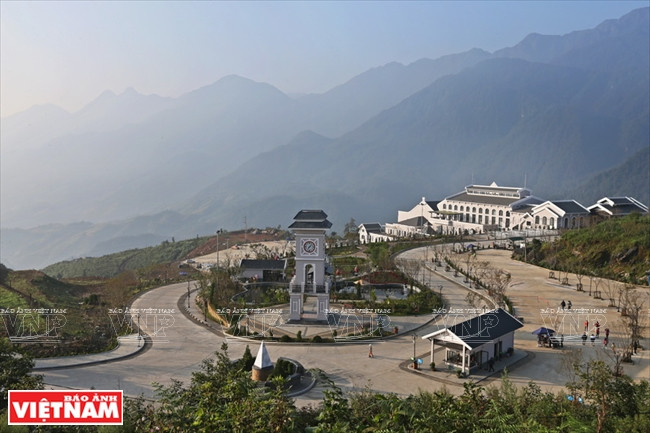 Lên đỉnh Fansipan - Niềm khao khát của du khách mê khám phá ảnh 1