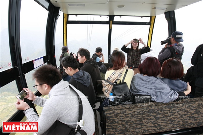 Lên đỉnh Fansipan - Niềm khao khát của du khách mê khám phá ảnh 6