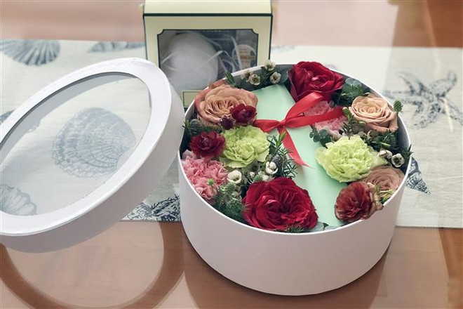 Sôi động thị trường hoa tươi và quà tặng dịp Quốc tế phụ nữ 8/3 ảnh 2