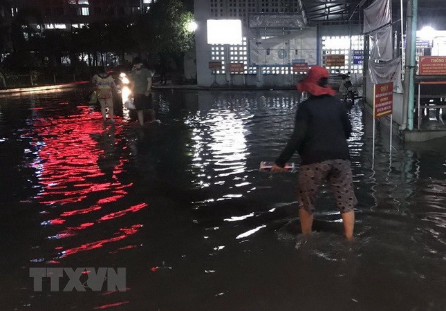 Bắc Bộ mưa rào và dông về đêm, Trung Bộ tiếp tục nắng nóng diện rộng ảnh 1