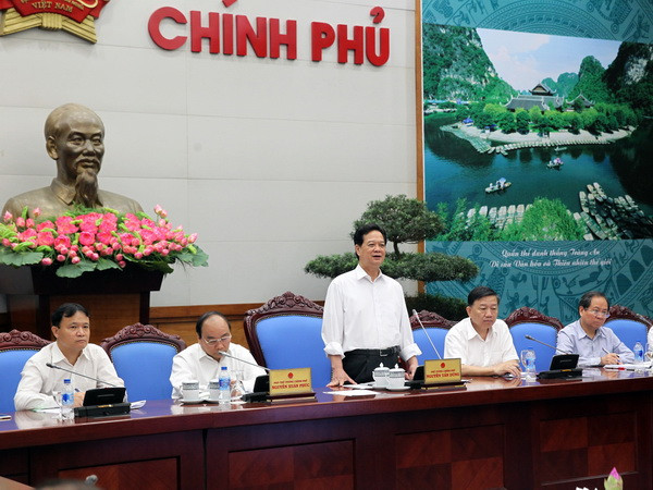 Tập trung thực hiện đồng bộ các giải pháp chống buôn lậu thuốc lá ảnh 1