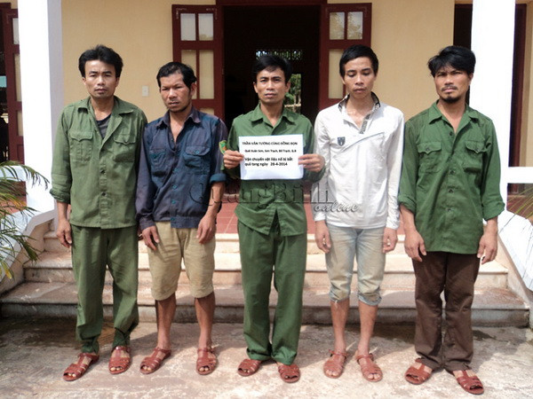 Bắt thêm đối tượng vận chuyển thuốc nổ, khai thác gỗ sưa ảnh 1