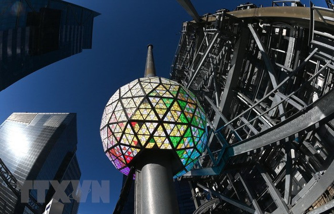 Mỹ: Gần 1 triệu người đón Năm mới ở Quảng trường Thời đại ảnh 1