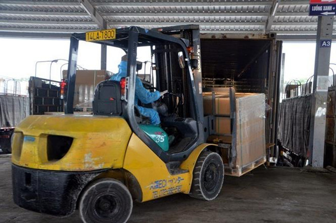 Hơn 1 triệu tấn hàng hóa xuất nhập khẩu qua cửa khẩu quốc tế Móng Cái ảnh 1