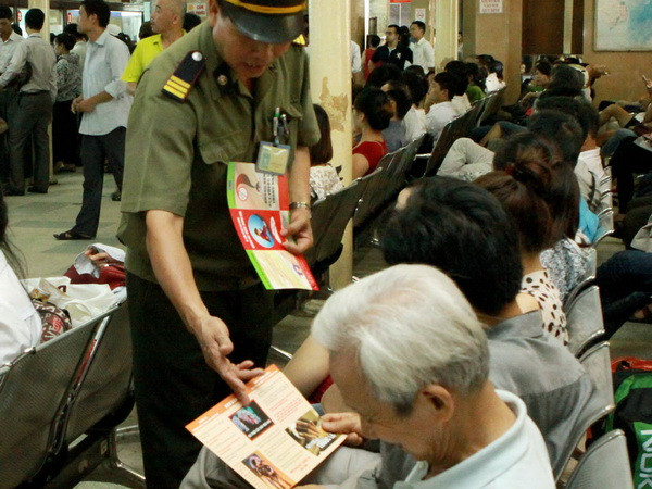 Bến tàu xe không khói thuốc: Thực thi chưa nghiêm khắc ảnh 1
