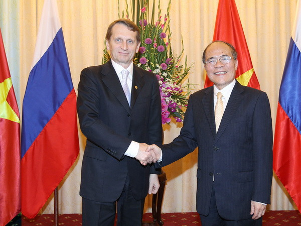 Chủ tịch Quốc hội đón, hội đàm với Chủ tịch Duma quốc gia Nga ảnh 1