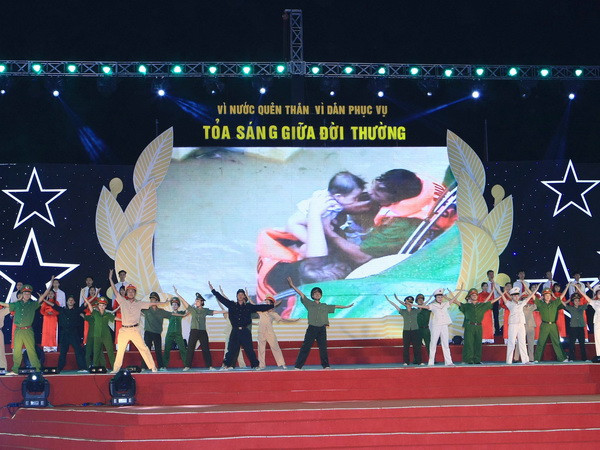 Cầu truyền hình đặc biệt “Vì nước quên thân, vì dân phục vụ" ảnh 1