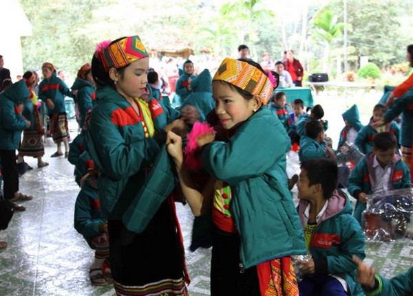 TTXVN tổ chức ''Xuân ấm cho em'' tại huyện miền núi Nghệ An ảnh 2