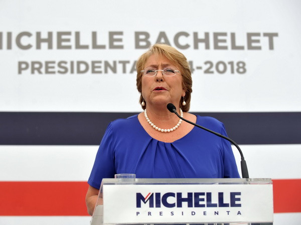 Tổng thống Chile Bachelet cam kết sẽ thu hẹp khoảng cách giàu nghèo cho người dân nước này. (Nguồn: AFP/TTXVN) Tân Tổng thống Chile cam kết thúc đẩy thịnh vượng ảnh 1