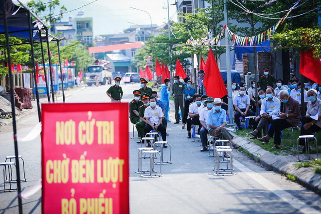 Bộ trưởng Nội vụ: Đi thẳng vào vùng dịch xử lý các tình huống xảy ra ảnh 2