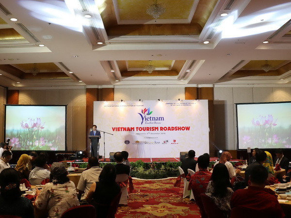 Chương trình “Roadshow" tại Indonesia quảng bá du lịch Việt Nam ảnh 1