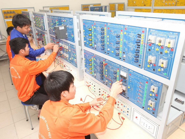 Nghệ An đưa 13.000 lao động làm việc ở nước ngoài trong 2015 ảnh 1