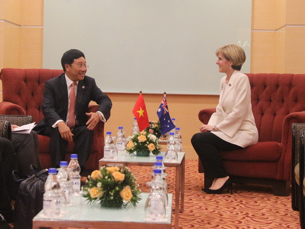 Phó Thủ tướng Phạm Bình Minh tiếp xúc song phương bên lề AMM48 ảnh 1