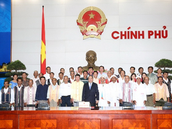 Ưu tiên đặc biệt cho phát triển kinh tế xã hội đồng bào thiểu số ảnh 1