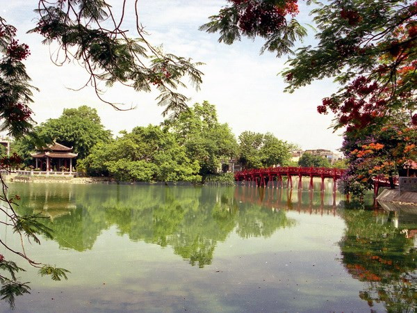 Khu vực Bắc Bộ trời mát, Trung Bộ mưa giảm nhanh ảnh 1