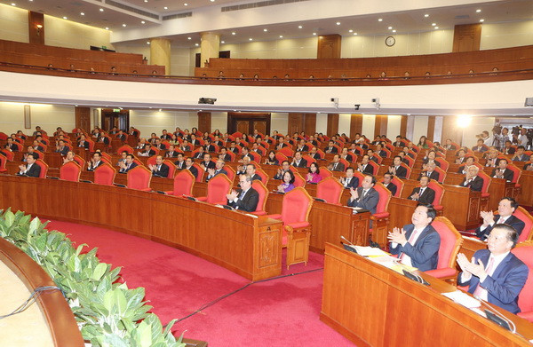 Ngày làm việc thứ ba Hội nghị lần thứ tư Ban Chấp hành TW Đảng ảnh 1