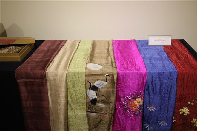 Triển lãm thổ cẩm và lụa Việt Nam tại Hàn Quốc ảnh 3