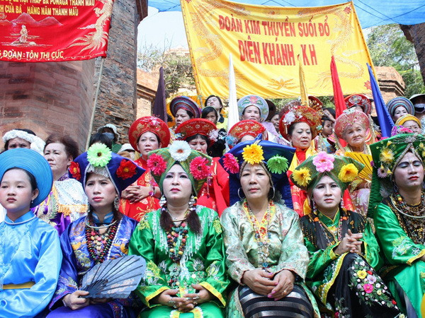 Tưng bừng khai mạc Lễ hội Tháp Bà Ponagar năm 2014 ảnh 1