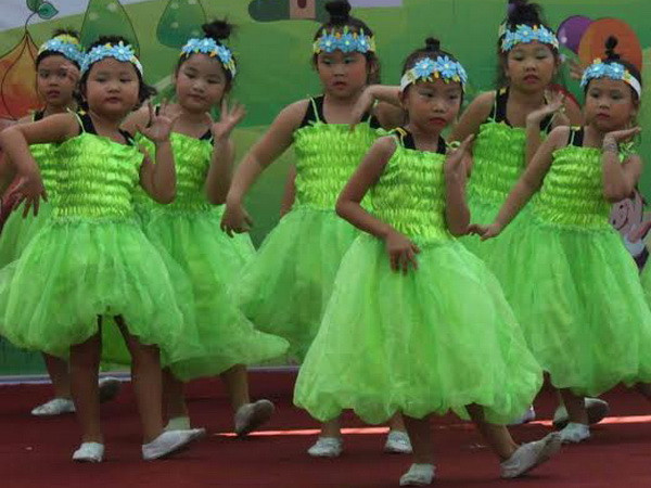 Trao 1.000 suất học bổng cho trẻ mầm non con công nhân ảnh 1