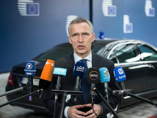 NATO cam kết đóng góp nhiều hơn cho cuộc chiến chống khủng bố ảnh 1