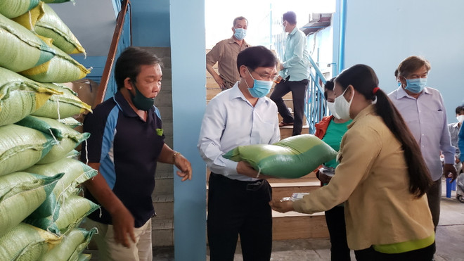 Tiếp tục hỗ trợ cho bà con Campuchia gốc Việt gặp khó khăn do COVID-19 ảnh 3