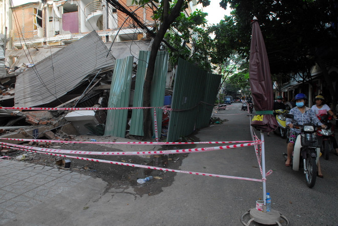 TP Hồ Chí Minh: Đào móng xây dựng làm đổ sập hai căn nhà kế bên ảnh 3
