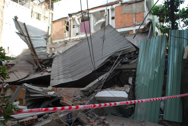 TP Hồ Chí Minh: Đào móng xây dựng làm đổ sập hai căn nhà kế bên ảnh 1