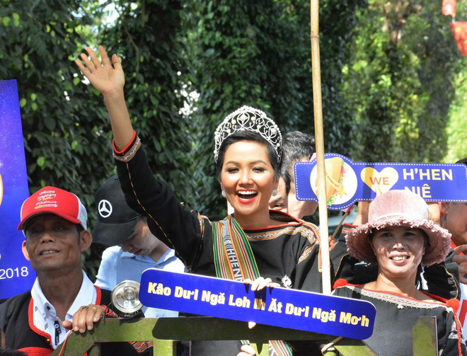 Hoa hậu Hoàn vũ H’Hen Niê - bông hoa tỏa hương từ đại ngàn ảnh 1