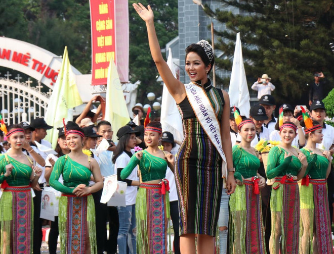 Hoa hậu Hoàn vũ H’Hen Niê - bông hoa tỏa hương từ đại ngàn ảnh 5