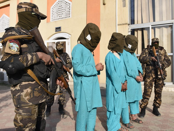 Đánh bom liều chết ở Afghanistan làm 13 người thương vong ảnh 1