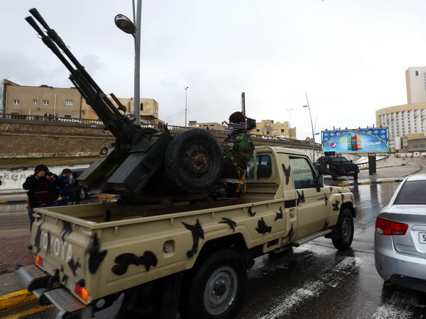 Tổng thống Ai Cập kêu gọi bãi bỏ cấm vận vũ khí đối với Libya ảnh 1