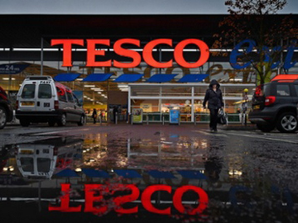 Một siêu thị của Tesco. (Nguồn: Getty Images) Tập đoàn bán lẻ lớn nhất Anh bị điều tra về khai khống lợi nhuận ảnh 1