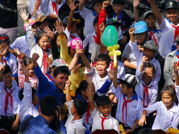 Ấn tượng chương trình Vui Hè cùng thiếu nhi vùng biên 2015 ảnh 9