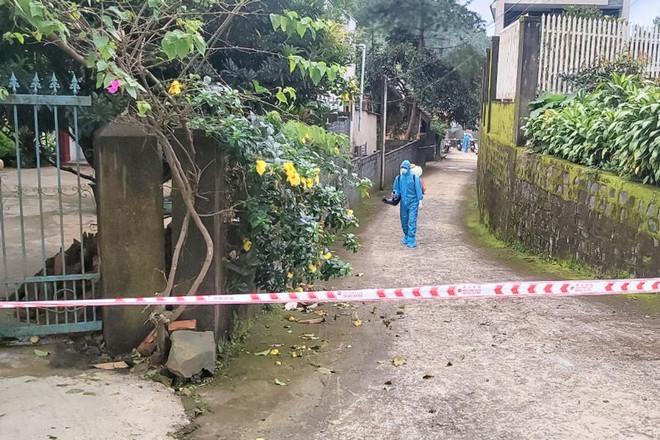 Lâm Đồng: Xe cứu thương chở người từ vùng dịch về thả giữa đường ảnh 1