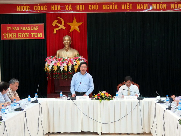 Phó Thủ tướng Phạm Bình Minh làm việc tại Gia Lai và Kon Tum ảnh 2