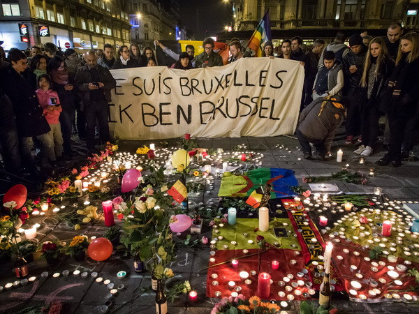 Đánh bom Brussels: Mối nguy từ các "xóm liều" nuôi dưỡng cực đoan ảnh 1