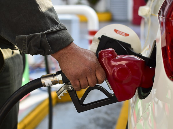 Căng thẳng tại Trung Đông tiếp sức cho giá dầu thế giới đi lên ảnh 1