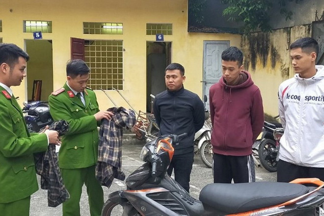 Xác định 3 đối tượng ném chất bẩn vào nhà PV báo Người Lao động ảnh 1