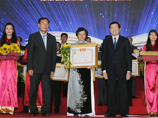 Phong tặng danh hiệu Nhà giáo nhân dân cho 39 cá nhân ảnh 1