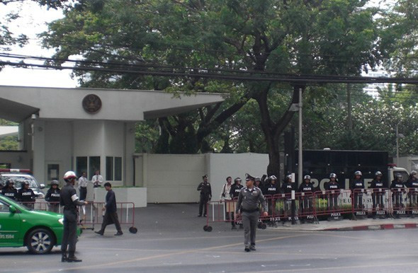 An ninh được siết chặt tại Đại sứ quán Mỹ và Iran ở nhiều nước ảnh 1