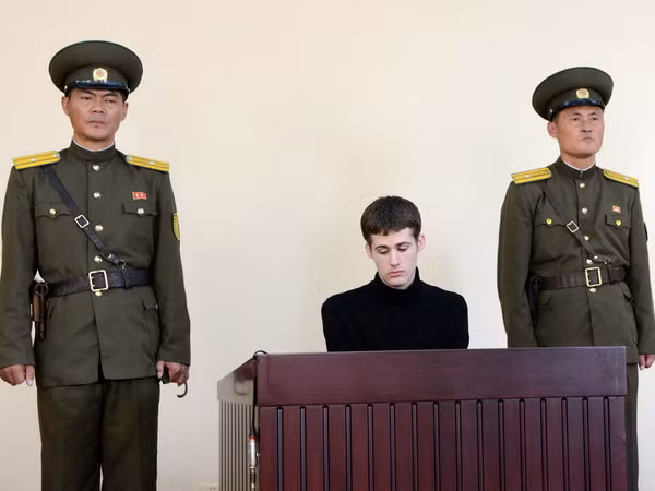 Mỹ yêu cầu Triều Tiên thả công dân Matthew Miller ảnh 1