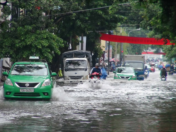 Các tỉnh miền Trung tiếp tục đón mưa to từ nay đến cuối tuần ảnh 1