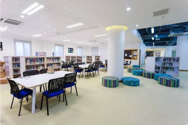 truong quoc te My.JPG