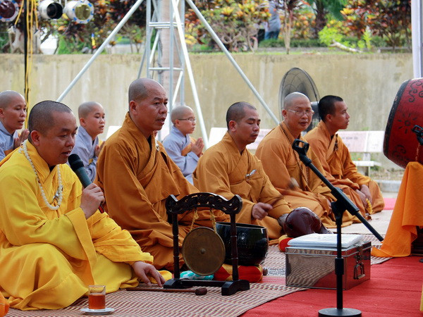 Hà Giang: Đại lễ cầu siêu, thắp nến tri ân các anh hùng liệt sỹ ảnh 1