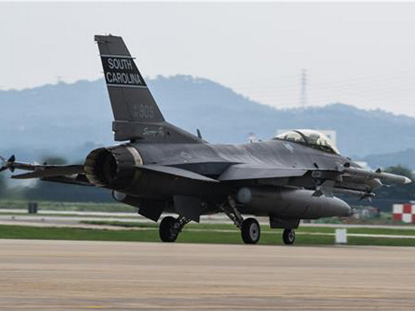 Rơi máy bay chiến đấu F-16 của Jordan tại Saudi Arabia ảnh 1