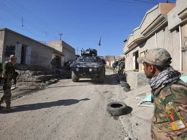 Lực lượng Iraq lần đầu tiên tiến vào Tây Mosul và giành sân bay ảnh 1