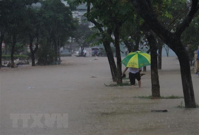 Các tỉnh, thành từ&nbsp;Hà Tĩnh&nbsp;đến Khánh Hòa chủ động ứng phó&nbsp;mưa&nbsp;lớn ảnh 1