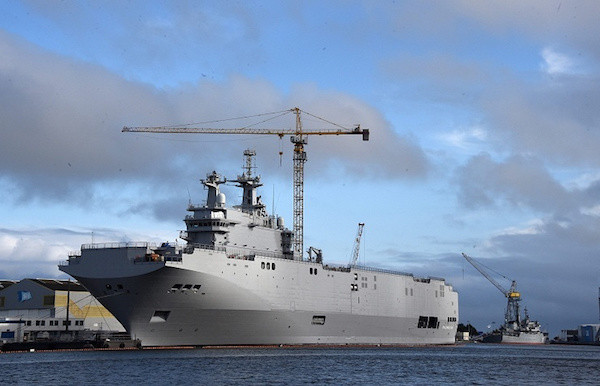 Tàu khu trục Nga tập trận chống cướp biển trên vịnh Aden ảnh 1