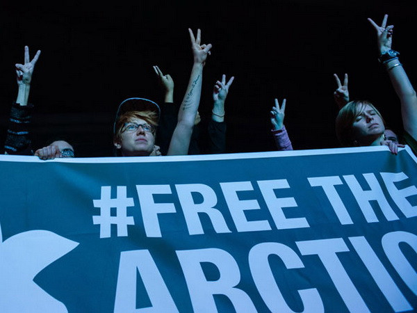 Nga thả 30 thủy thủ trên con tàu của Greenpeace ảnh 1