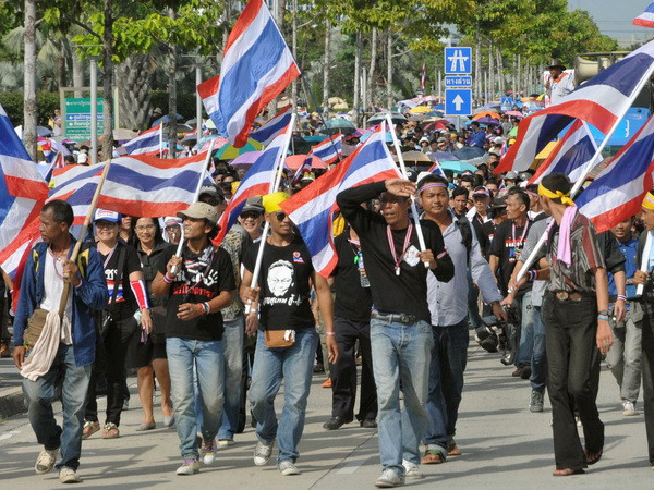 Người biểu tình Thái cắt điện sở chỉ huy cảnh sát quốc gia ảnh 1